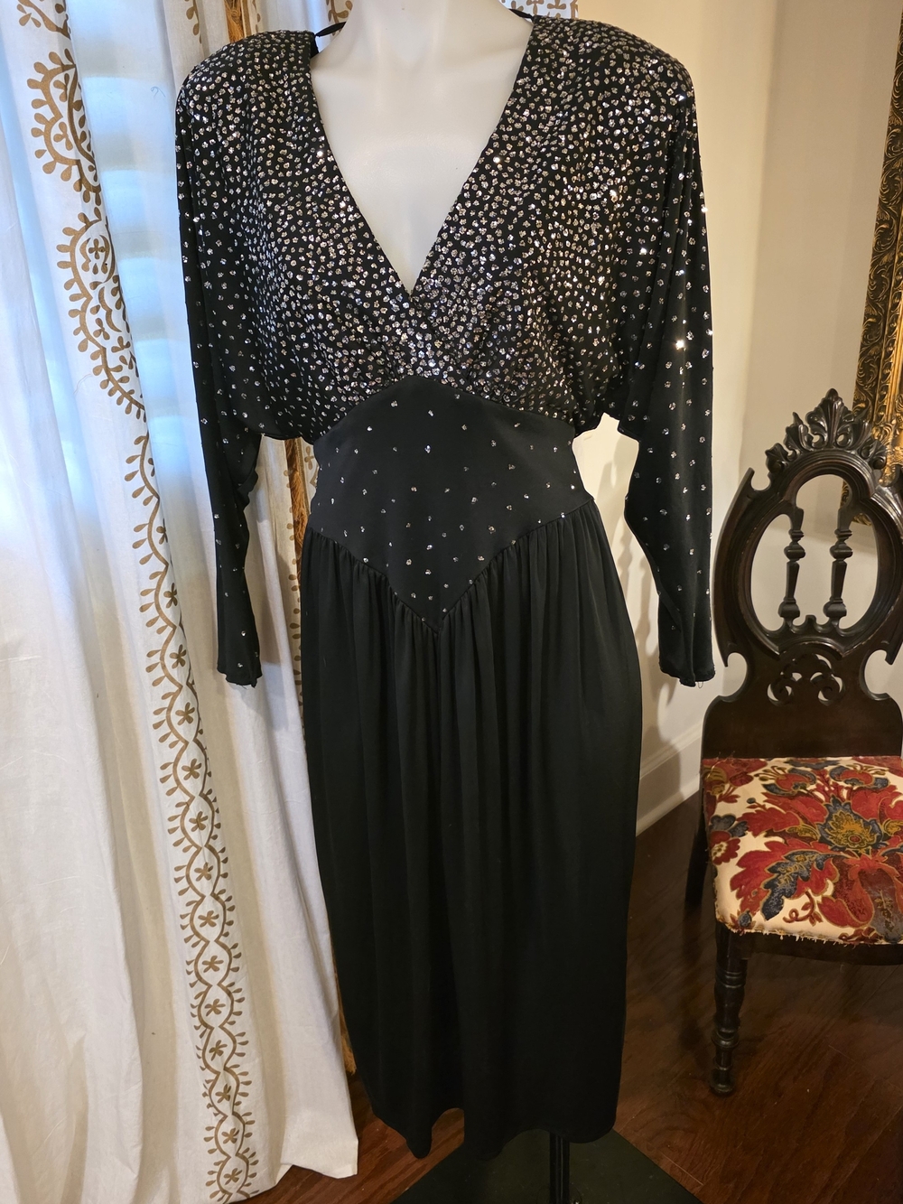 80s Vintage Miss Elliette Luxury Black  Sequin V-Neck Open Back  Midi Dress M